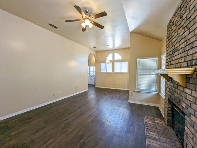 Foto del edificio - North Gate Village Home