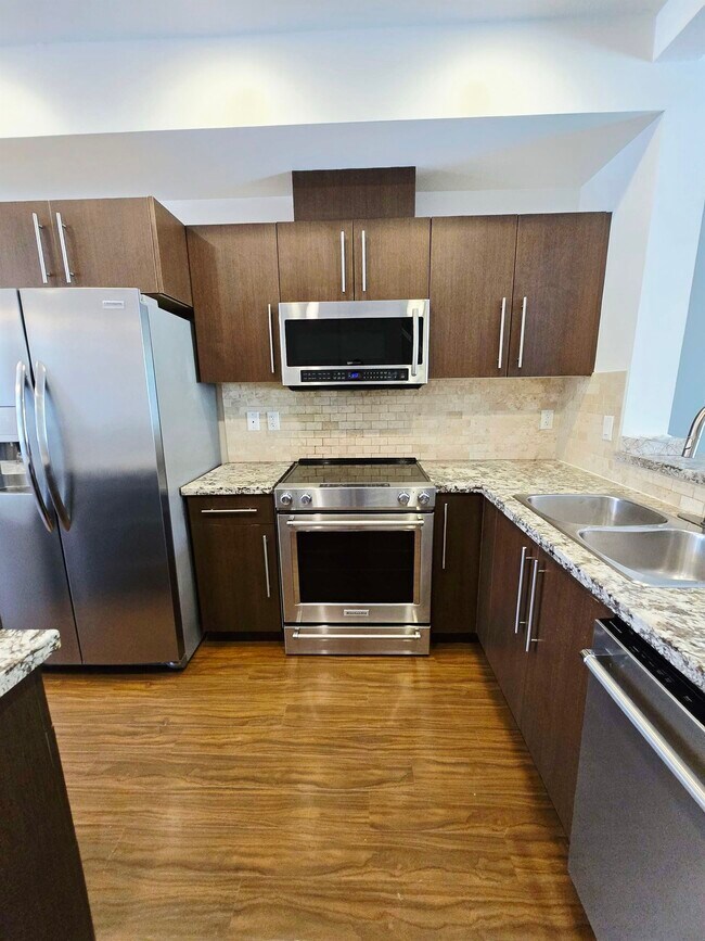 Photo du bâtiment - 18211-18270 70 Ave