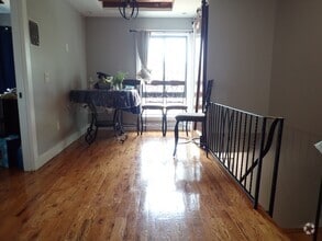 Building Photo - 203 Crystal St