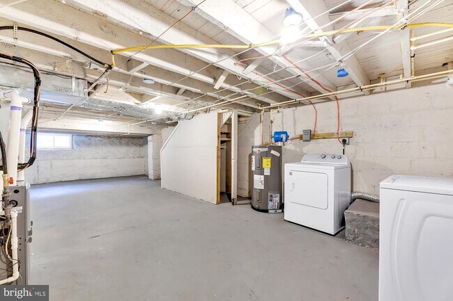 Foto del edificio - 1221 N Curley St