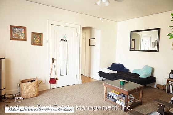 Foto del edificio - 2632 N Oakland Ave