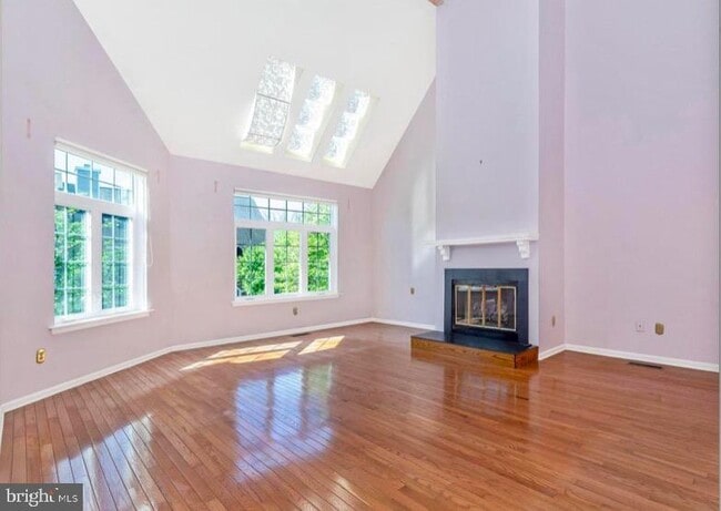 Building Photo - 8 Wellfleet Ln