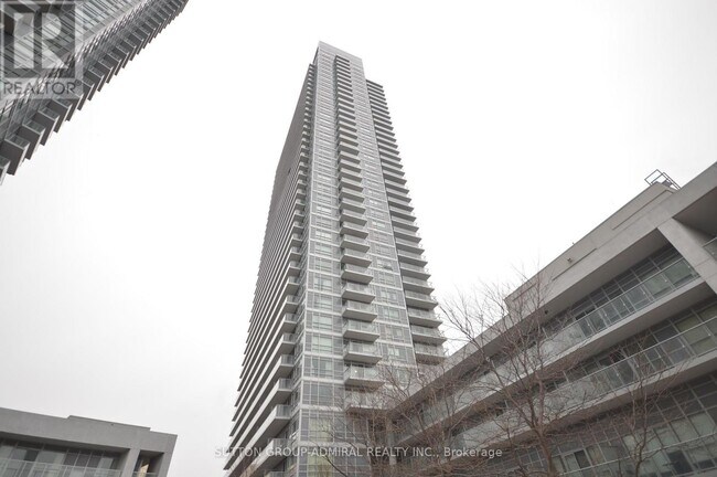 Building Photo - 2015 Sheppard Ave E