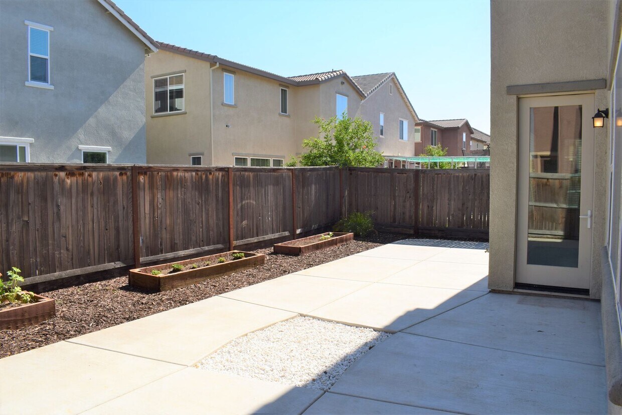 Foto principal - Resident Benefit Package Property