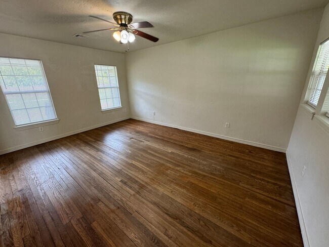 Foto del edificio - 2 bed with 1 bath home for rent in Norman....
