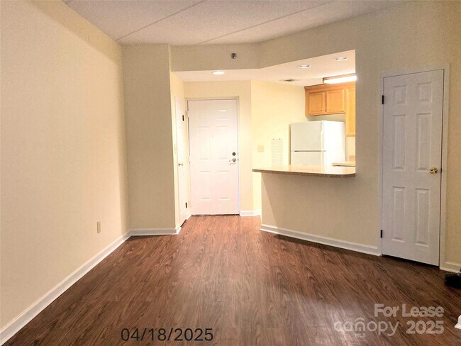 Foto del edificio - 211 Heritage Blvd