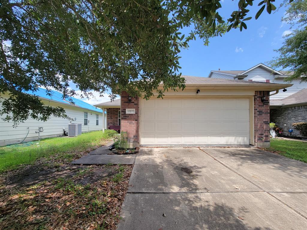 Foto principal - 12835 Regal Oaks Bend Ln