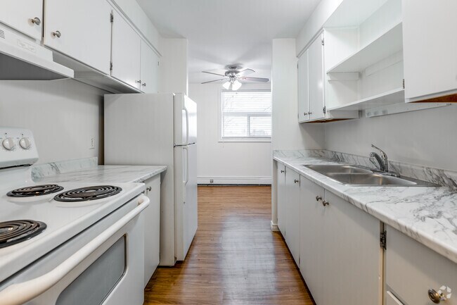 2 chambres, 1 salle de bain - 875 pi² - Cuisine - Perry Manor Apartments