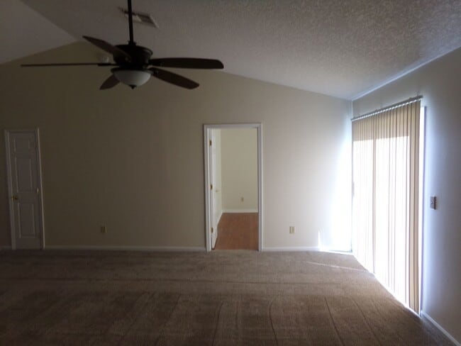 Foto del edificio - Nice 3/2 in convenient location