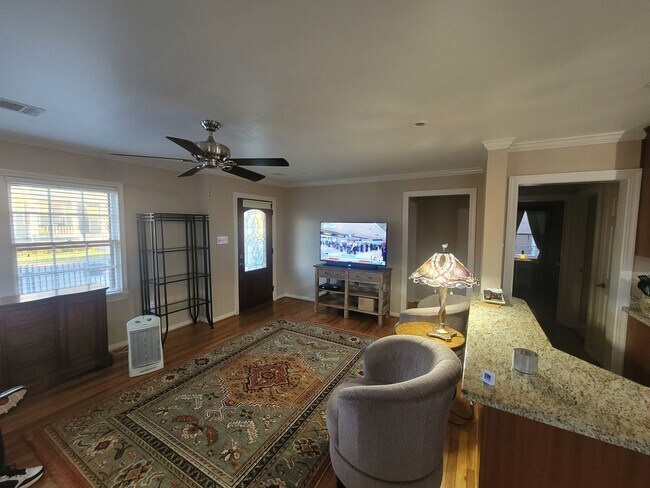 Foto del edificio - Single Family 1300+ square foot East End Home
