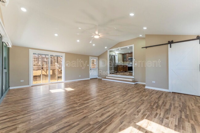 Building Photo - 72 Clover Dr