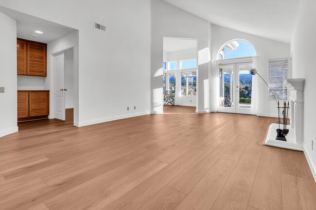 Building Photo - 54 Via Candelaria