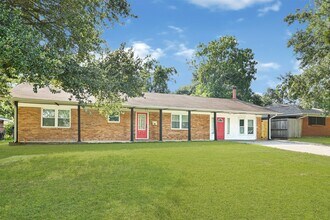 Building Photo - 1806 Clayton Dr