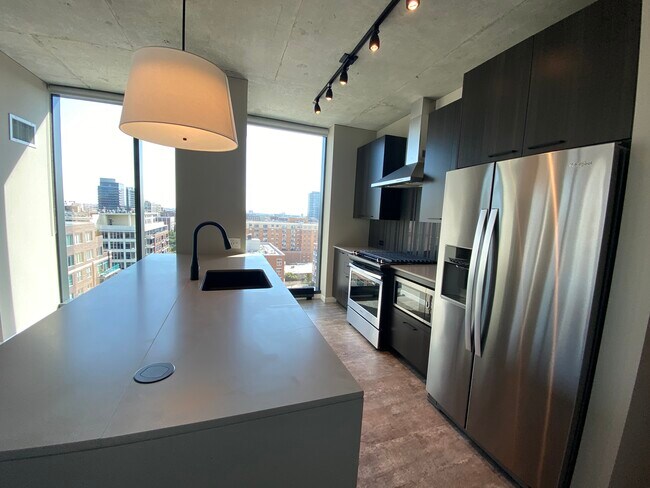 Foto del edificio - 932 W Madison St