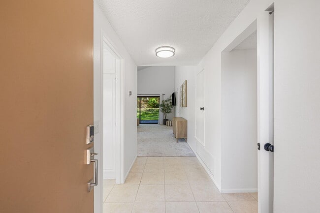 Building Photo - 73280 Rosewood Ct