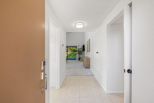 Foto del edificio - 73280 Rosewood Ct
