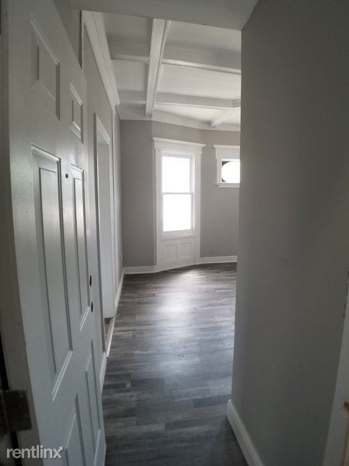 Building Photo - 3 br, 1 bath  - 869 S 15th St Apt 2
