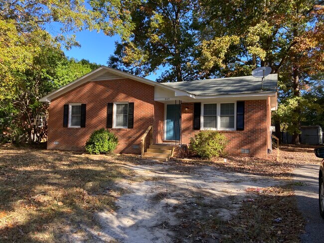 Front - 605 Starling Way