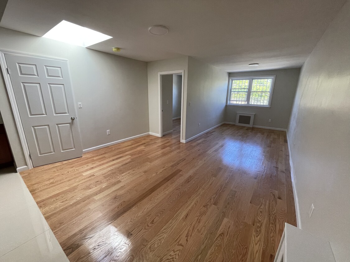 Foto principal - 15324 Booth Memorial Ave