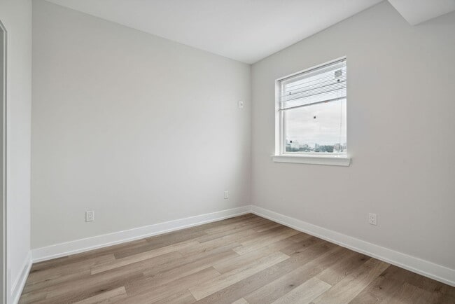 Interior Photo - The Dally
