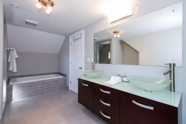 Master Bath - 65 Springfield St