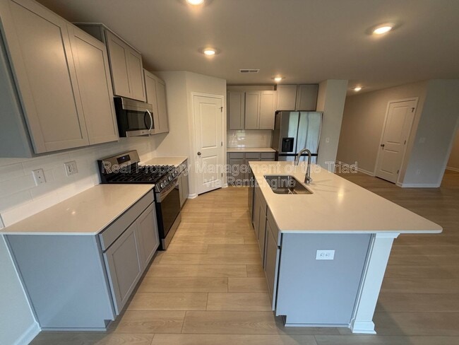 Building Photo - 1784 Mallard Dr