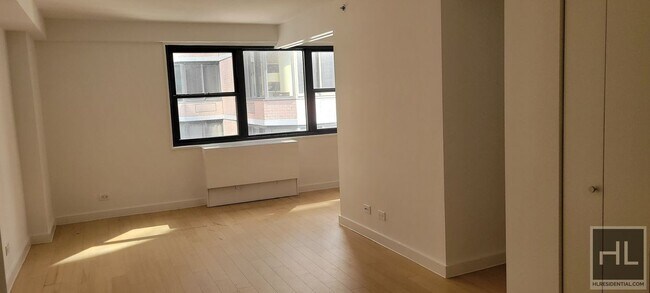 Building Photo - East 39th Street
