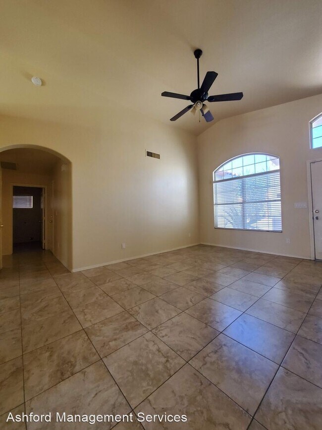 Foto del edificio - 3 br, 2 bath House - 4509 E. Thistle Landi...