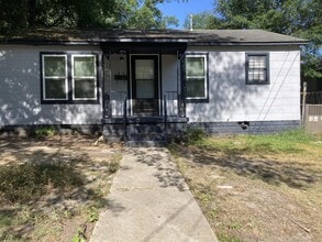 Building Photo - 610 N Yocum Ave