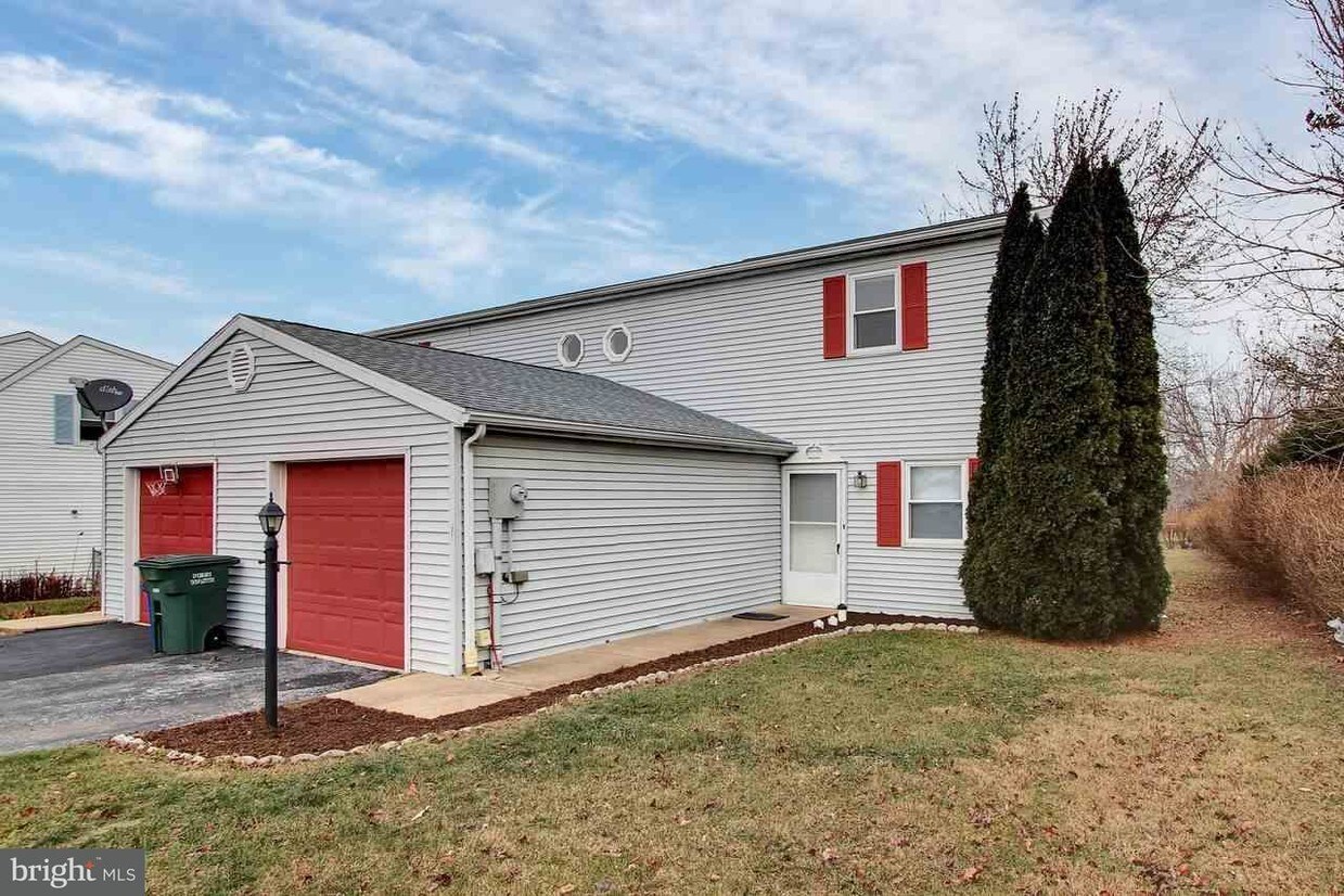 Primary Photo - 3111 Glen Hollow Dr