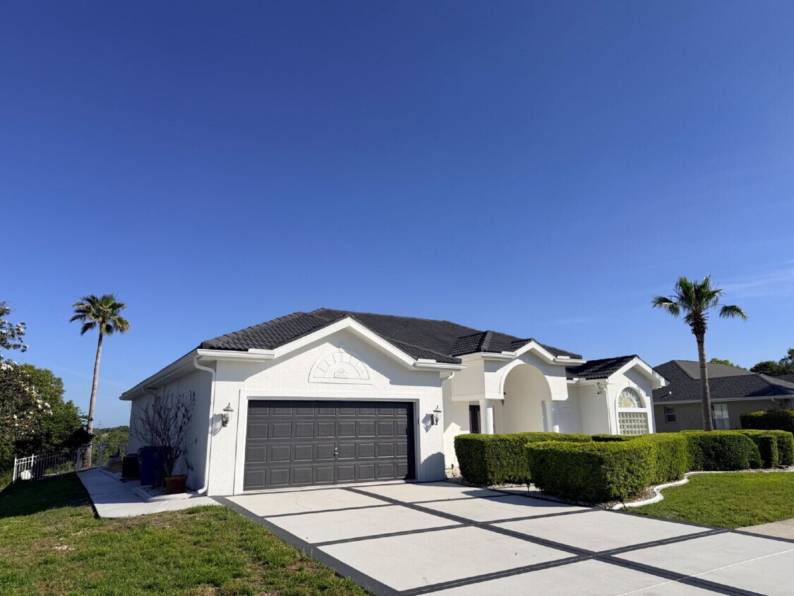 Foto del edificio - Beautifully maintained POOL home for Rent.