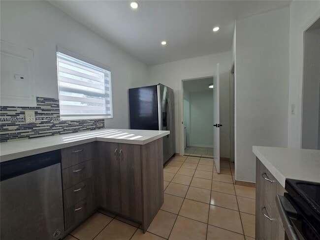 Foto del edificio - 6240 SW 21st St