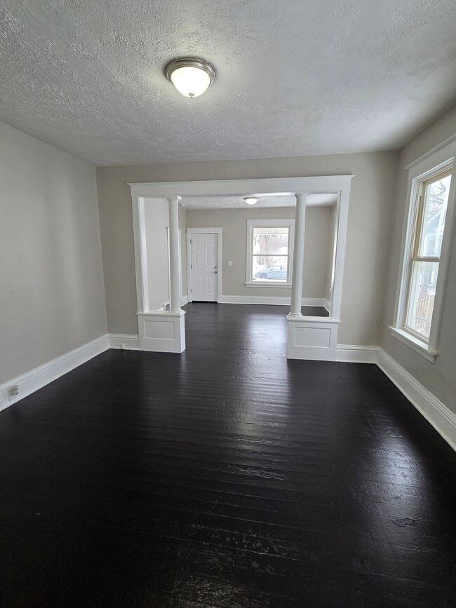 Building Photo - 295 Mason Ave