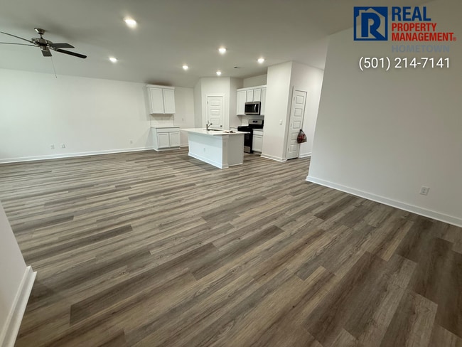 Building Photo - 4340 Sloan Dr