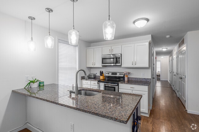 ER UC Flats LLC - ER UC Flats LLC Apartments