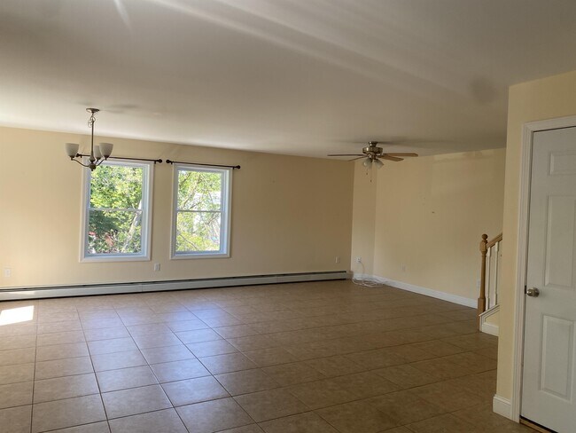 Foto del edificio - 116 Malletts Bay Ave