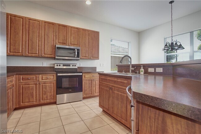 Building Photo - 951 Golden Pond