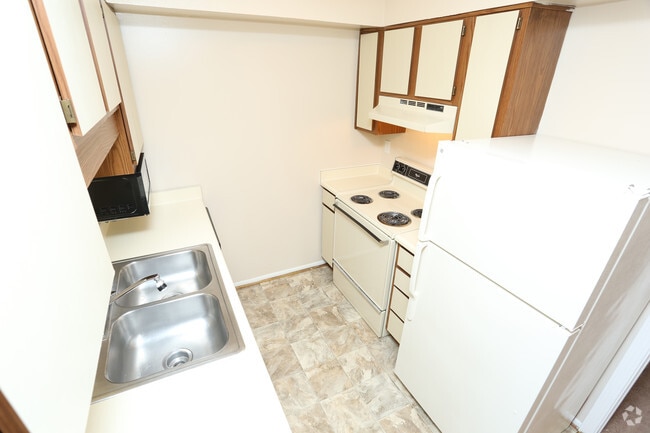 The Brook - Kitchen - Boulder Creek Apartments