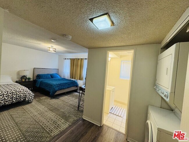 Foto del edificio - 14903 Normandie Ave