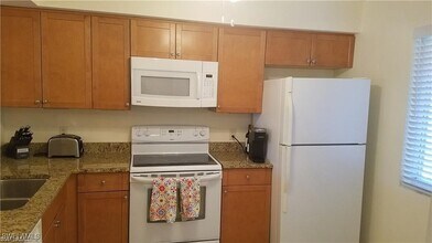Building Photo - 1075 Foxfire Ln