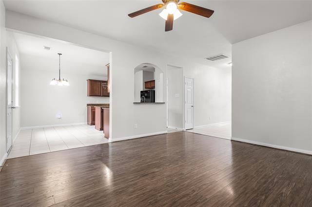 Building Photo - 1104 Primrose Dr