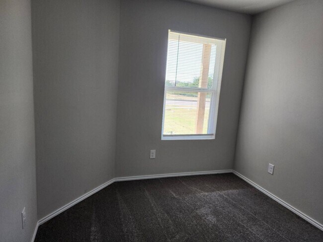 Foto del edificio - Piedmont Schools