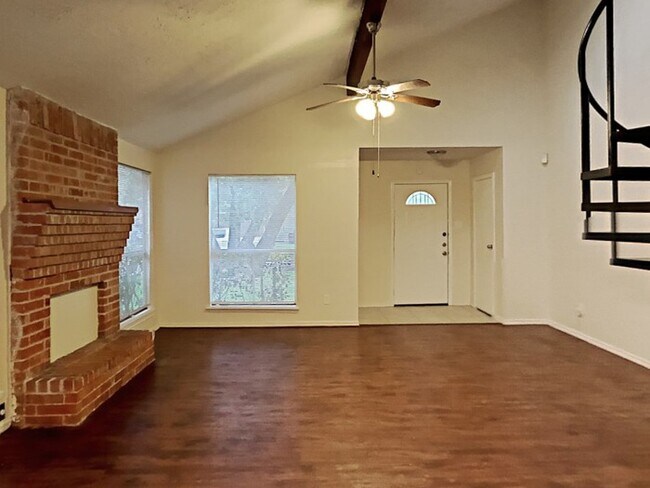 Foto del edificio - 942 Somercotes Ln