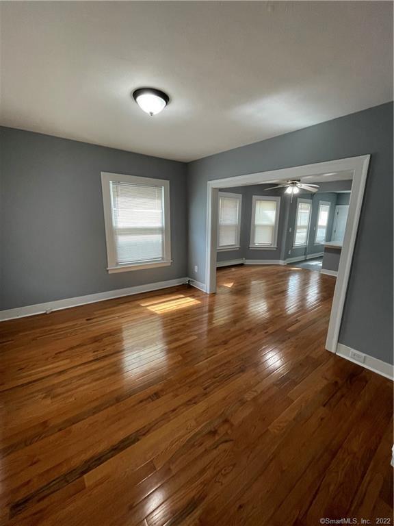 Foto del edificio - 120 Wilcox Ave