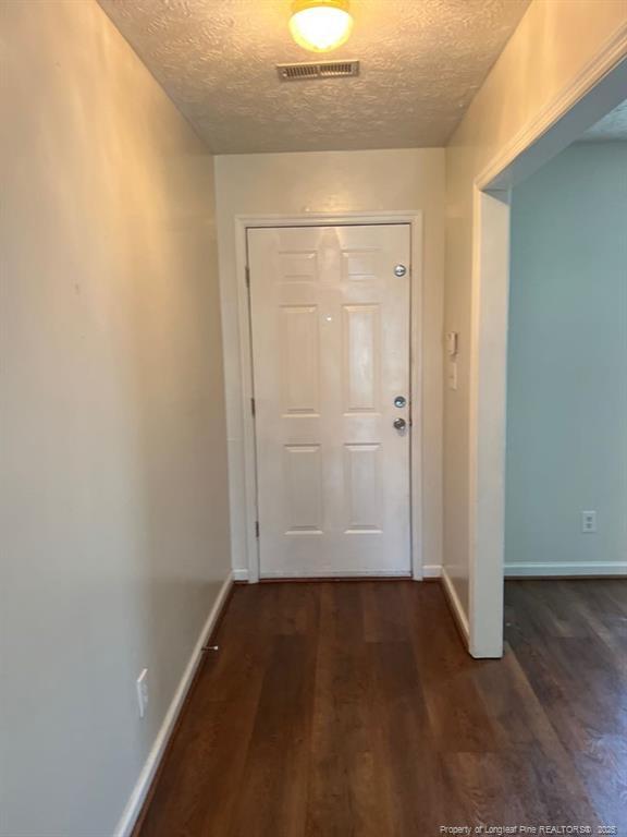 Foto del edificio - 5579 Quietwood Pl