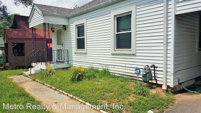 Building Photo - 2 br, 1 bath House - 2711 Wyandotte Ave