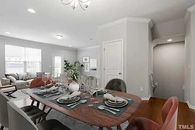 Foto del edificio - 2230 Chattering Lory Ln