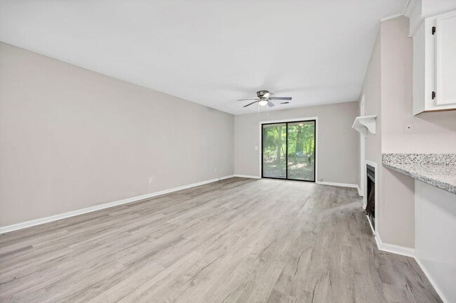 Building Photo - 313 Friarsgate Blvd