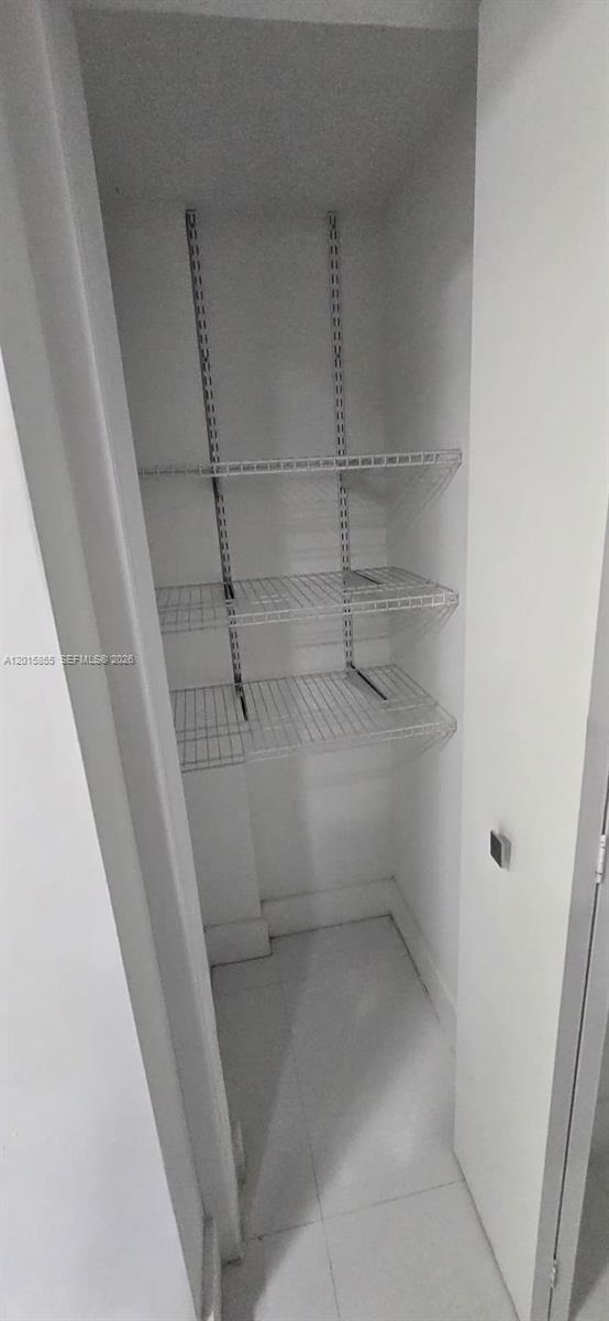 Foto del edificio - 2461 W 76th St