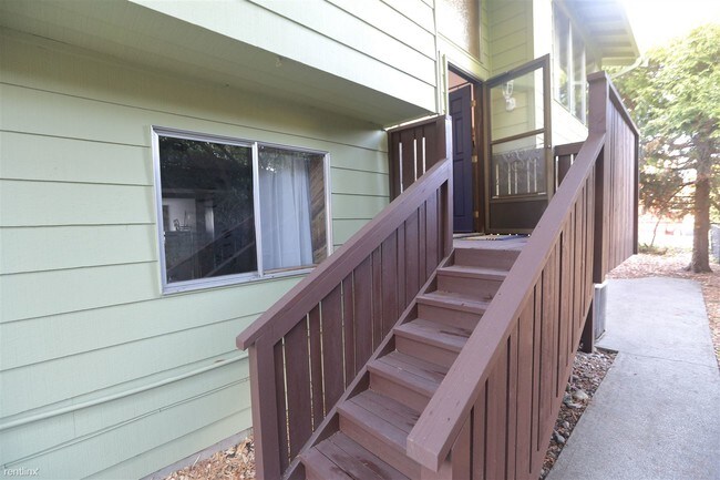 Building Photo - 736 N 104th St